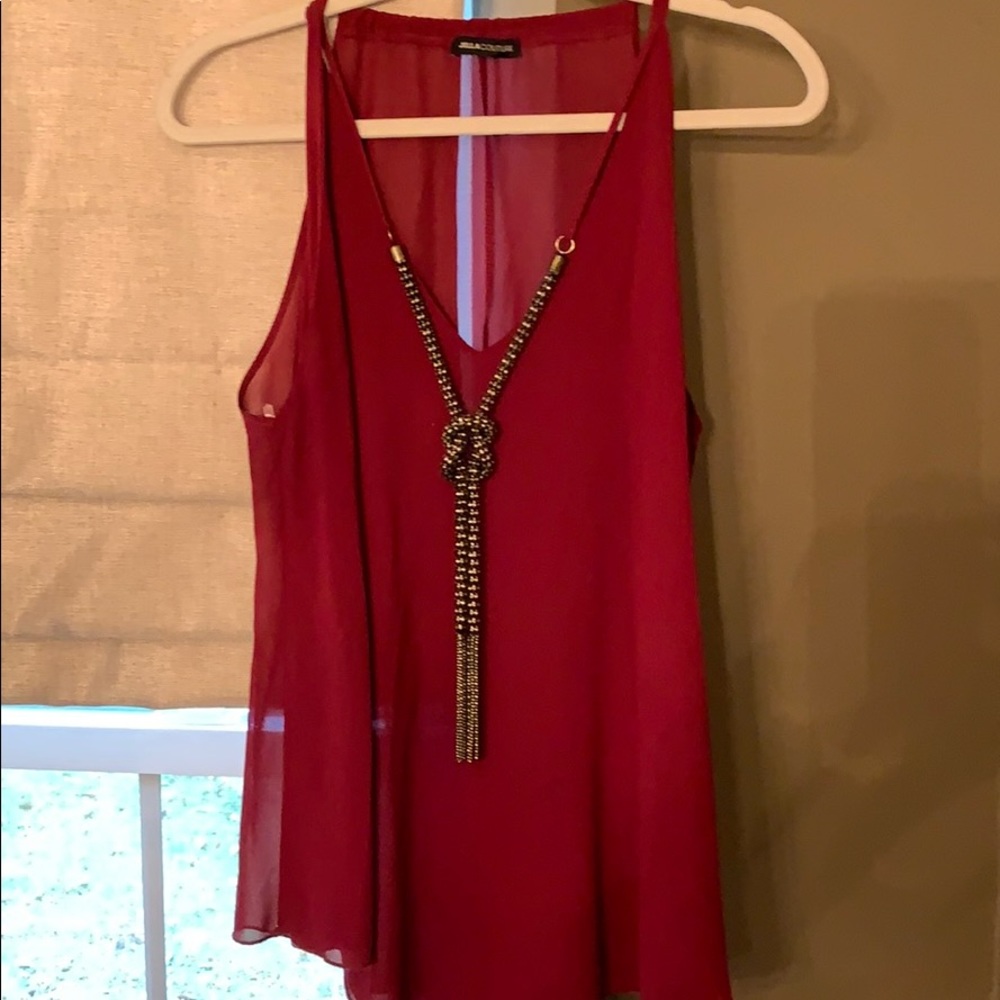 Burgundy V neck sleeveless tank blouse